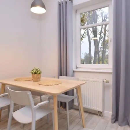 Comfortable Victus Near The Railway Station By Renters *